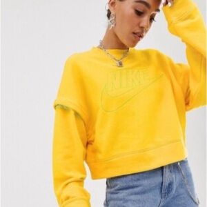 Nike vintage women’s Yellow cropped convertible Crewneck Sweater